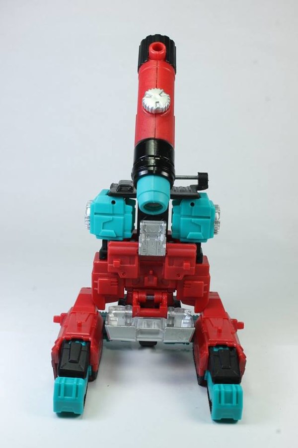 Deluxe Perceptor   More Titans Return Wave 4 Photos  (8 of 23)